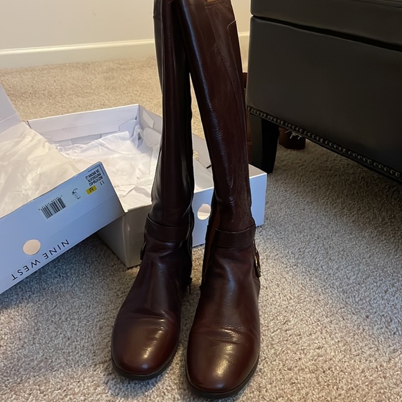 Nine West brand new in box NWTOXICATN dark brown boot womens size 11 - Picture 3 of 4